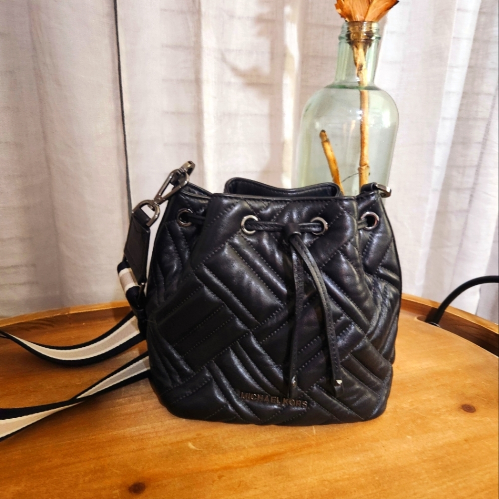 Michael Kors Quilted bucket bag